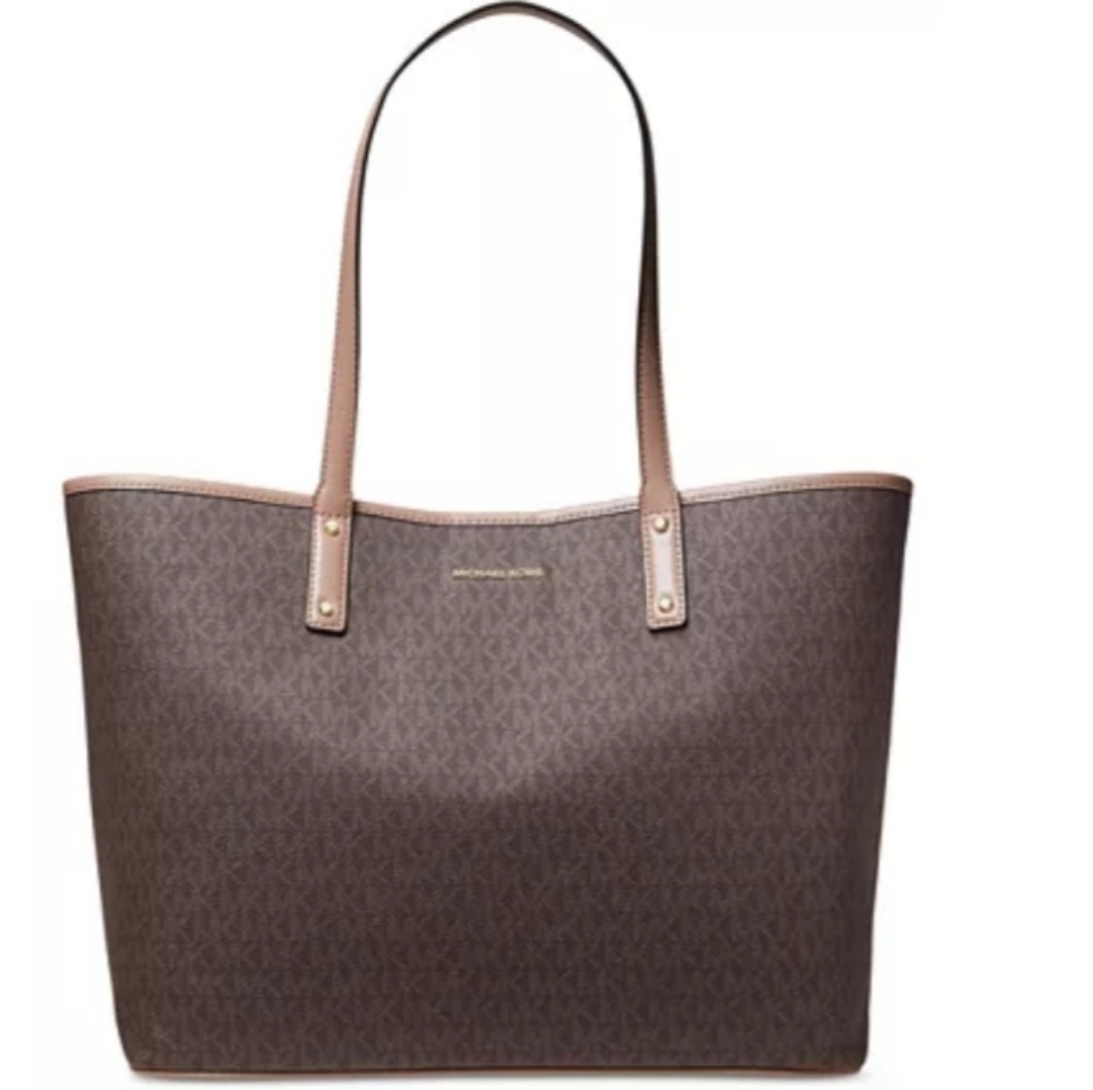 Michael Kors

Carter Signature Open Tote